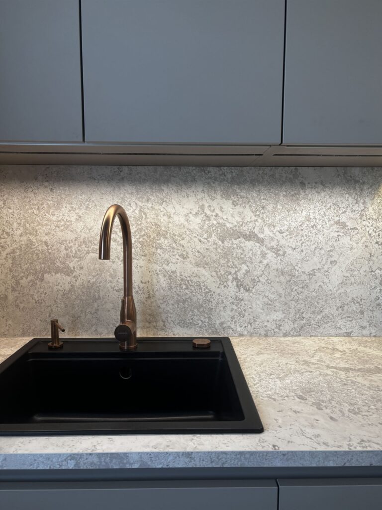 Reference 18 vertigo pohistvo pohistvo po meri 06042026 1